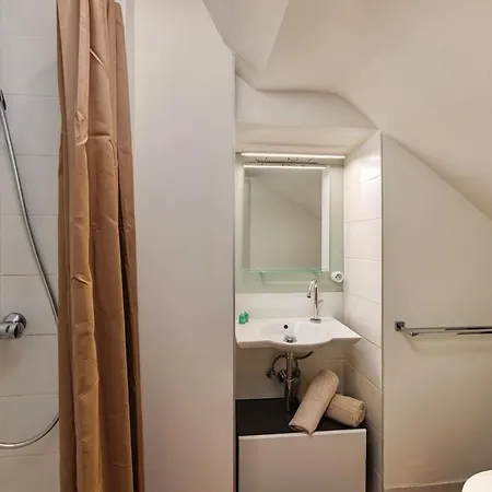 Le Ferneysien Ii - Charming & Downtown 费内-伏尔泰